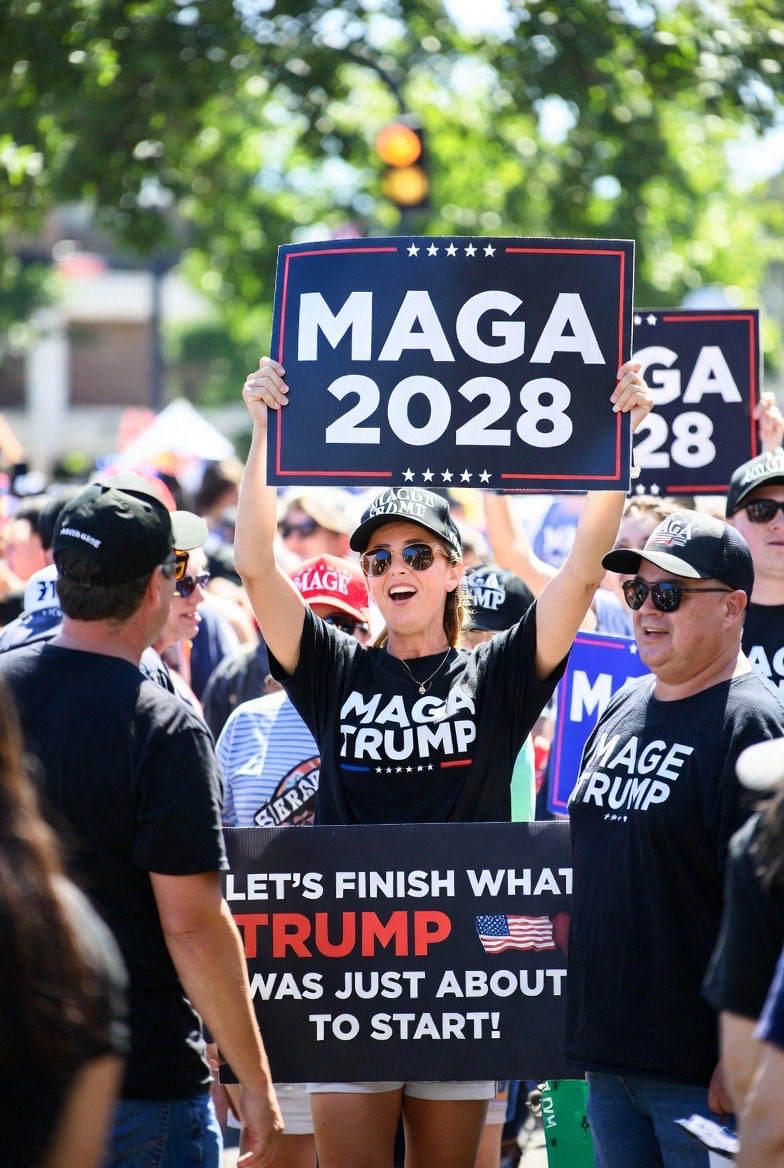 This will be what JD Vance’s rallies will look like. Just a bunch of us pretending any actual change or justice is coming. 😂