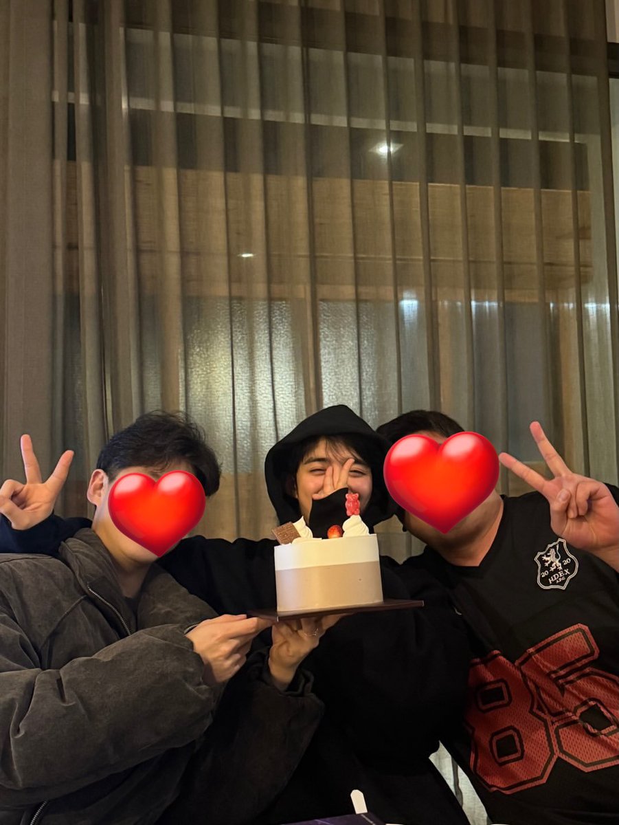 saythename_bb's tweet photo. エスクプス歳上といるとき圧倒的にバブみが増すのズルい https://t.co/HpboFFQcrZ