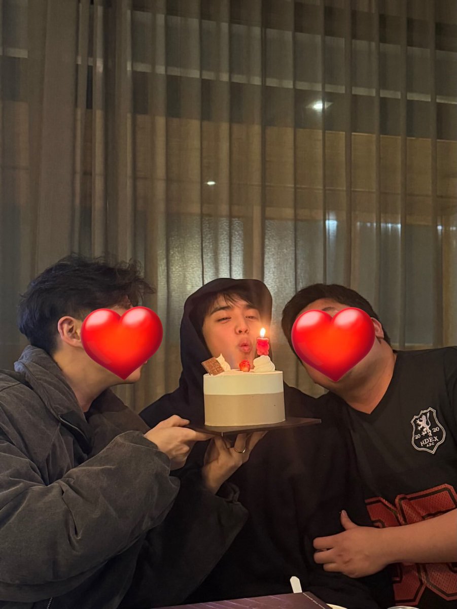 saythename_bb's tweet photo. エスクプス歳上といるとき圧倒的にバブみが増すのズルい https://t.co/HpboFFQcrZ