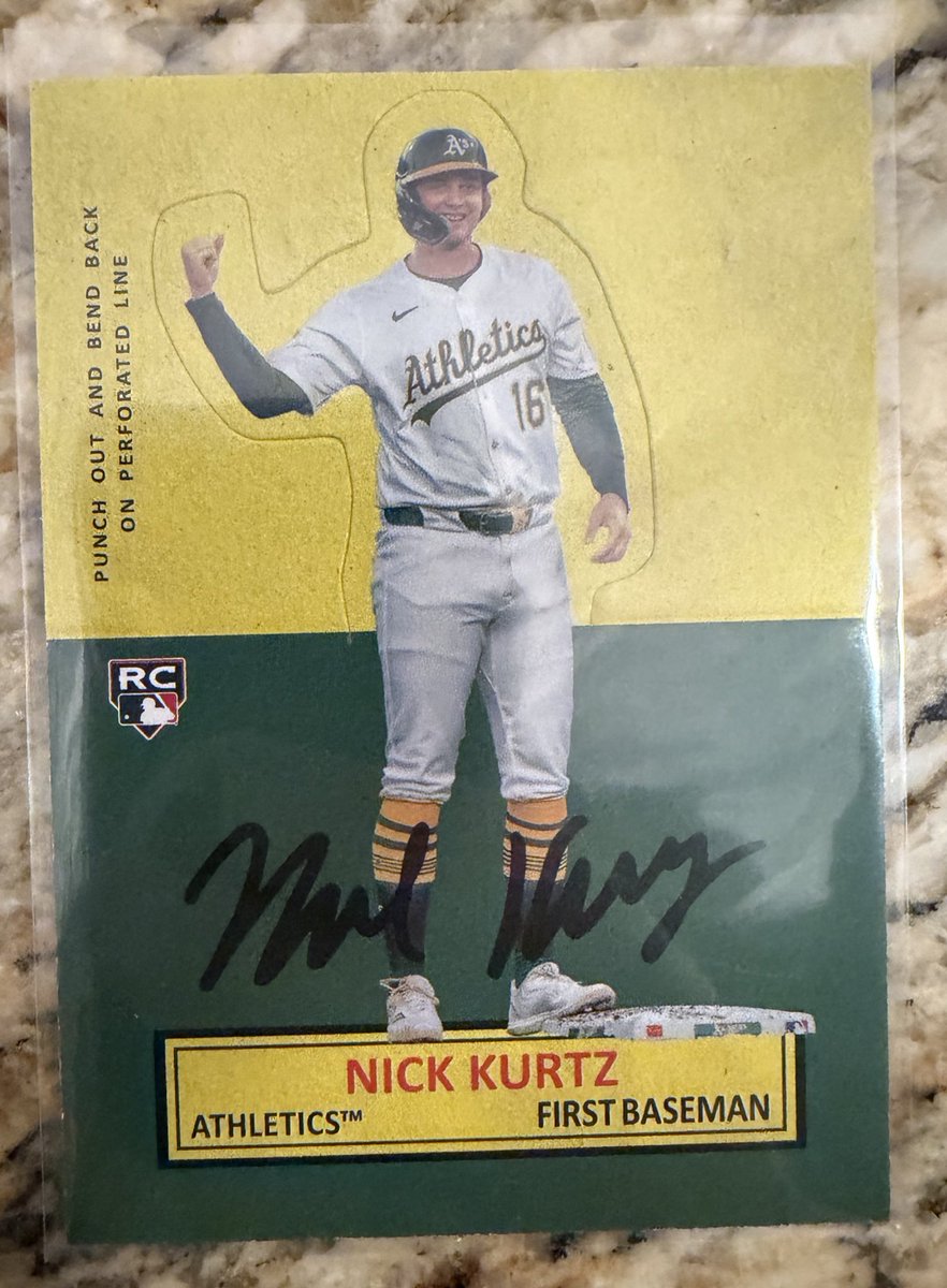 BeyondTheCard's tweet image. Archives pull today.   (Not a real auto)

@CardPurchaser