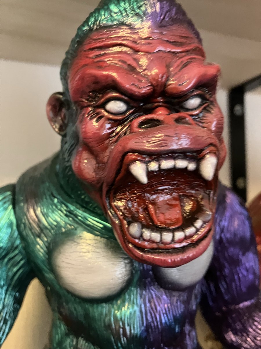 デカいソフビ欲しいけど、 インディーズソフビだと 30センチだと5万