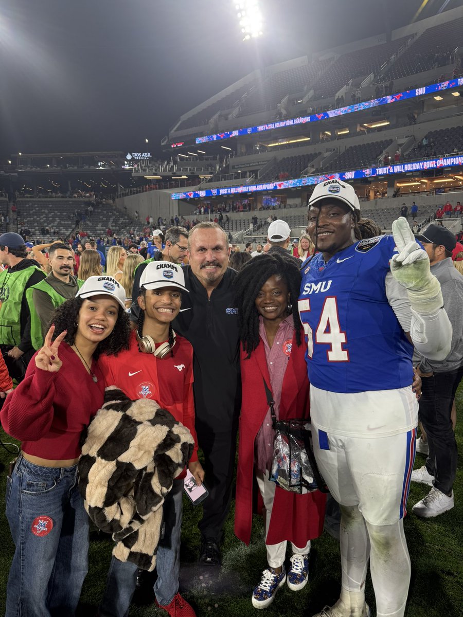 CoachNady's tweet image. Love this Family and Love my Mustang Family!!! Holiday Bowl Champs!!!