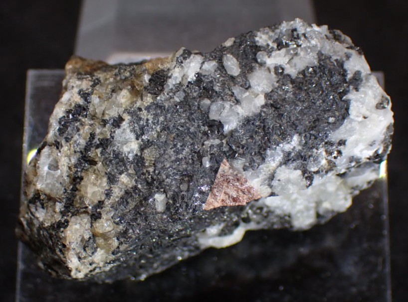 ozRsBzHI01xdkJT's tweet image. デーナ石　山口県
Danalite デーナライト
Be3Fe2+4(SiO4)3S　立方晶系　硬度5 1/2〜6
①全体　②上　③拡大　④拡大(深度合成)
#国産の力