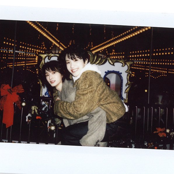 Heoreumi's tweet photo. ㅣ발이건진짜 엄마랑아들이잖아 https://t.co/csRW0j3bft