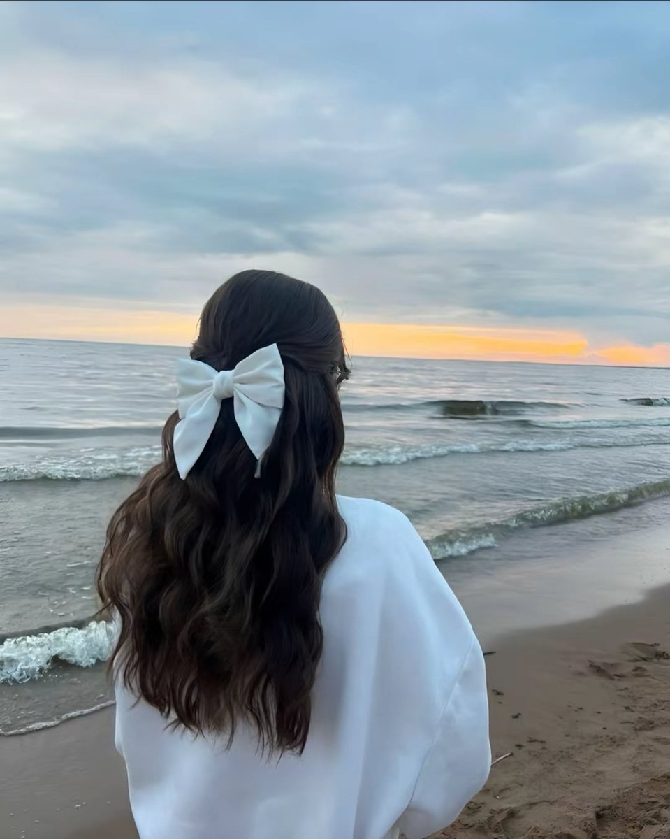 حب جذورك  لا الزهور التي يراها الجميع 
#بوح_المشاعر