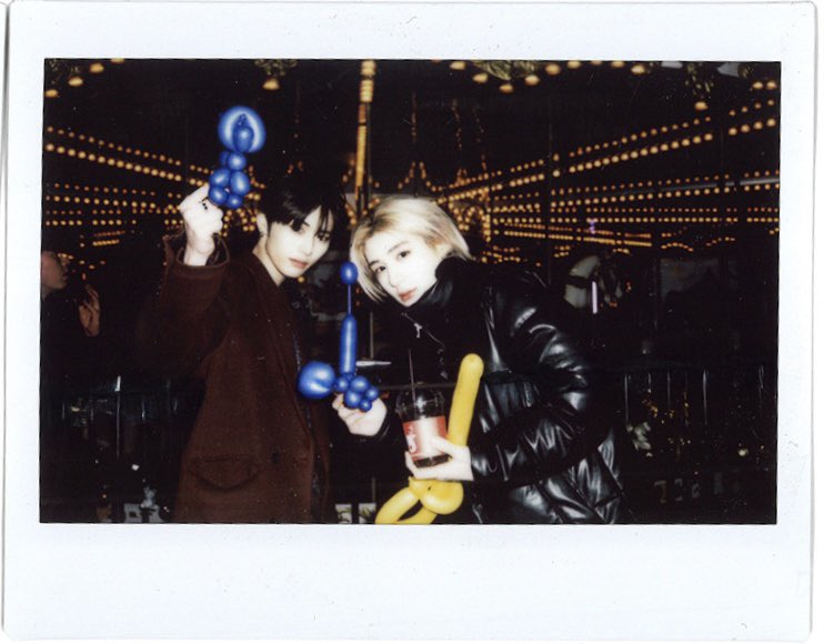 HT_mp4's tweet image. 260103 공식위버스

잏탯 폴라로이드 너무 이쁘다💕
뽀삐 풍선 주기싫다고 하더니 결국 줬네ㅋㅋㅋ