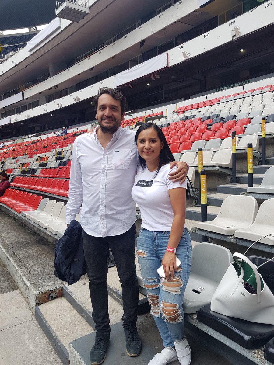 arcangel_23pro's tweet photo. @LOVREGA La 1000 veces mejor que tu @SandraCuevas_ no opina lo mismo. https://t.co/uZtvJFxWuR
