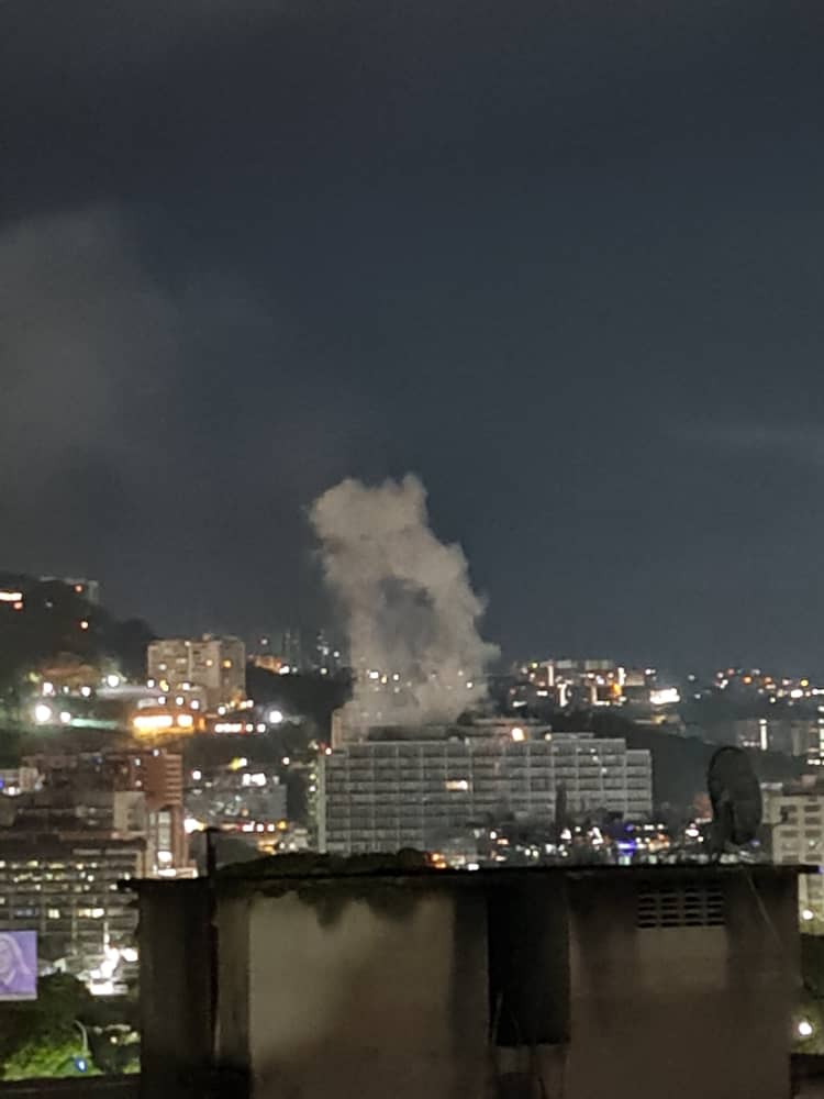 Siguen las explosiones en Caracas.
