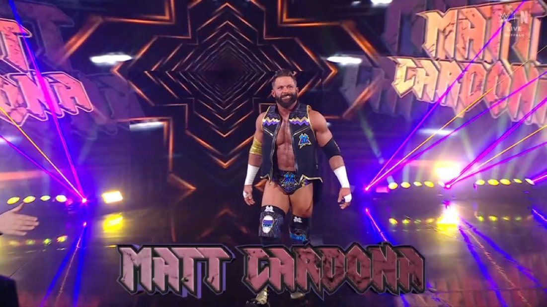 drinkgaragebeer's tweet image. Hey we know that guy! #SmackDown