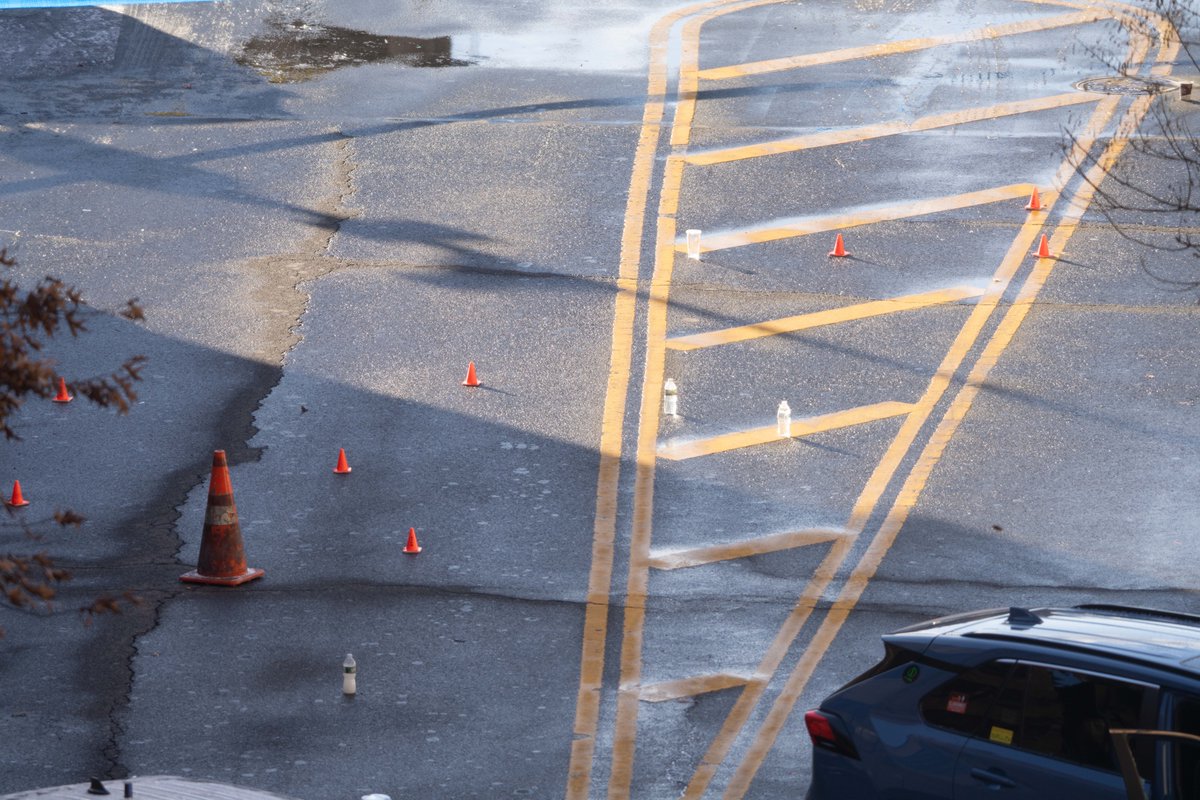 1ontapdigital's tweet photo. 55yr old Livery Driver Issa Mbolo-Isac became NYC first Homicide of 2026 after he was shot in the head on New Years Day inside his blue Toyota Rav4 Livery SUV on Morris Avenue near the Cross Bronx Expressway Service Road in the Bronx. He died at the scene.
#issamboloisac #Murder https://t.co/gZaHvKOsNm