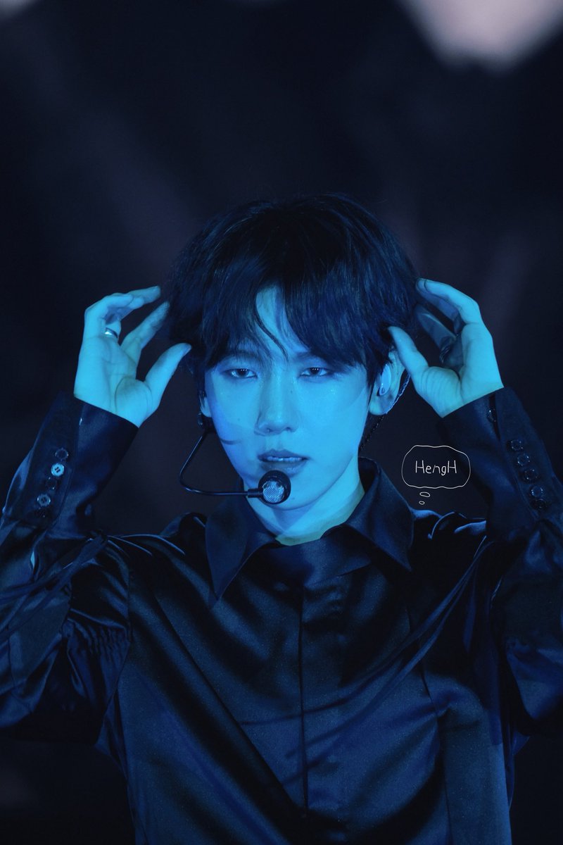 baekmoooo's tweet photo. 260102 😱🥵🥵🥵🫣🫣
#백현 #baekhyun https://t.co/M3ksePRTcv