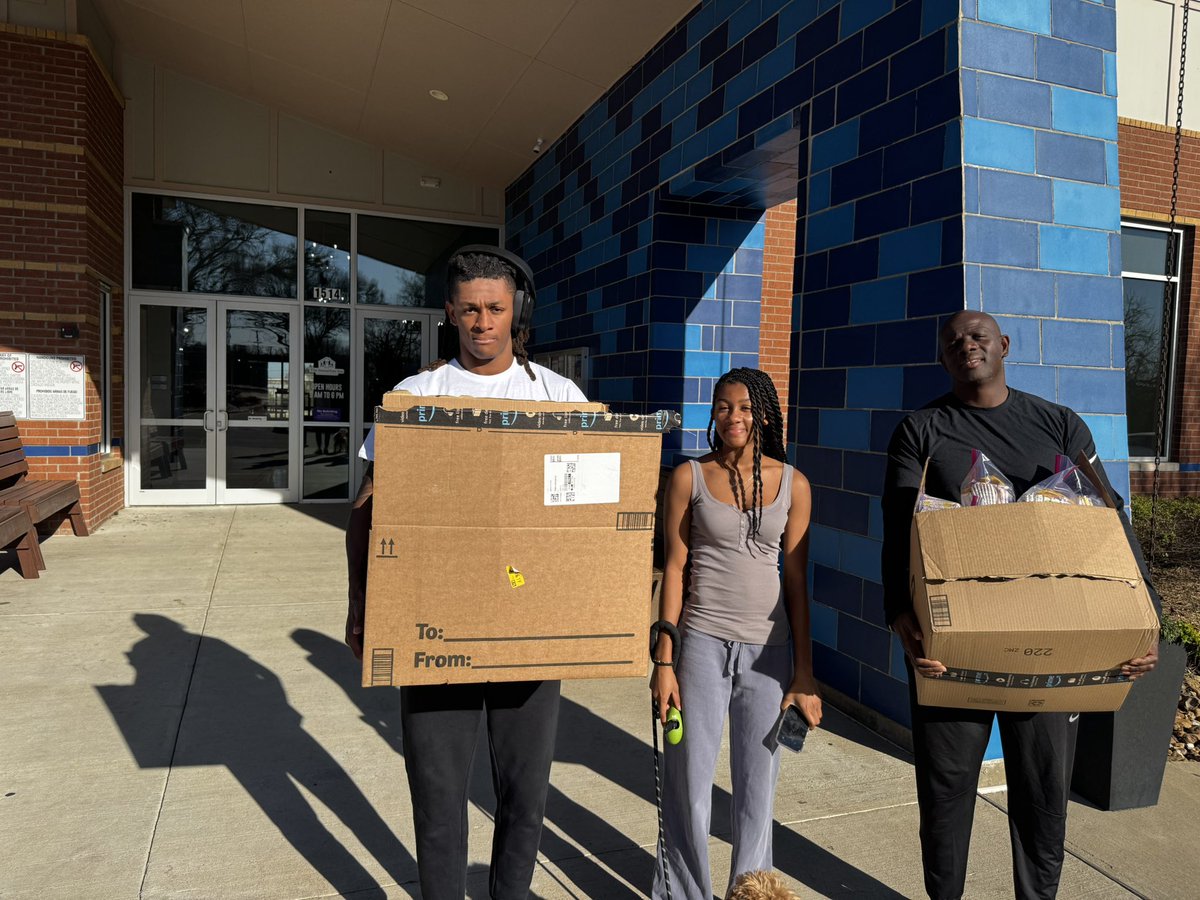 shelles08's tweet image. Our family is starting the year in service to others. We’re supporting Journi Essentials, a non profit founded by Caiden. Journi Essentials provides hygiene products &amp;amp; essential care items to homeless &amp;amp; underserved women and girls in Collin &amp;amp; Denton Counties. So proud of my baby!