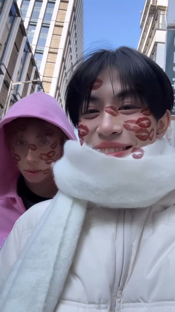 😭😭😭😭😭😭😭😭😭😭 ((น่ารักกันชิบเปง))