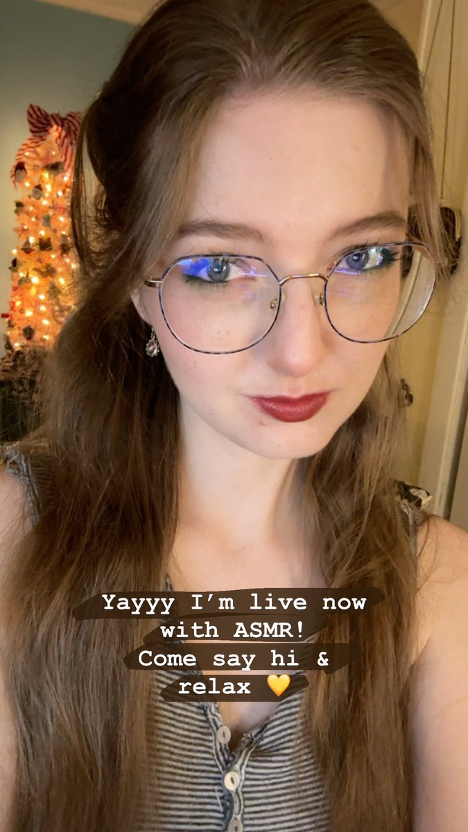 extraseedless's tweet image. Yayyy I’m live now twitch.tv/extraseedless