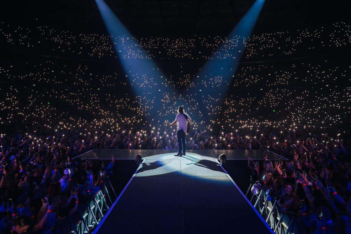 Phinz915🐬 tweet media