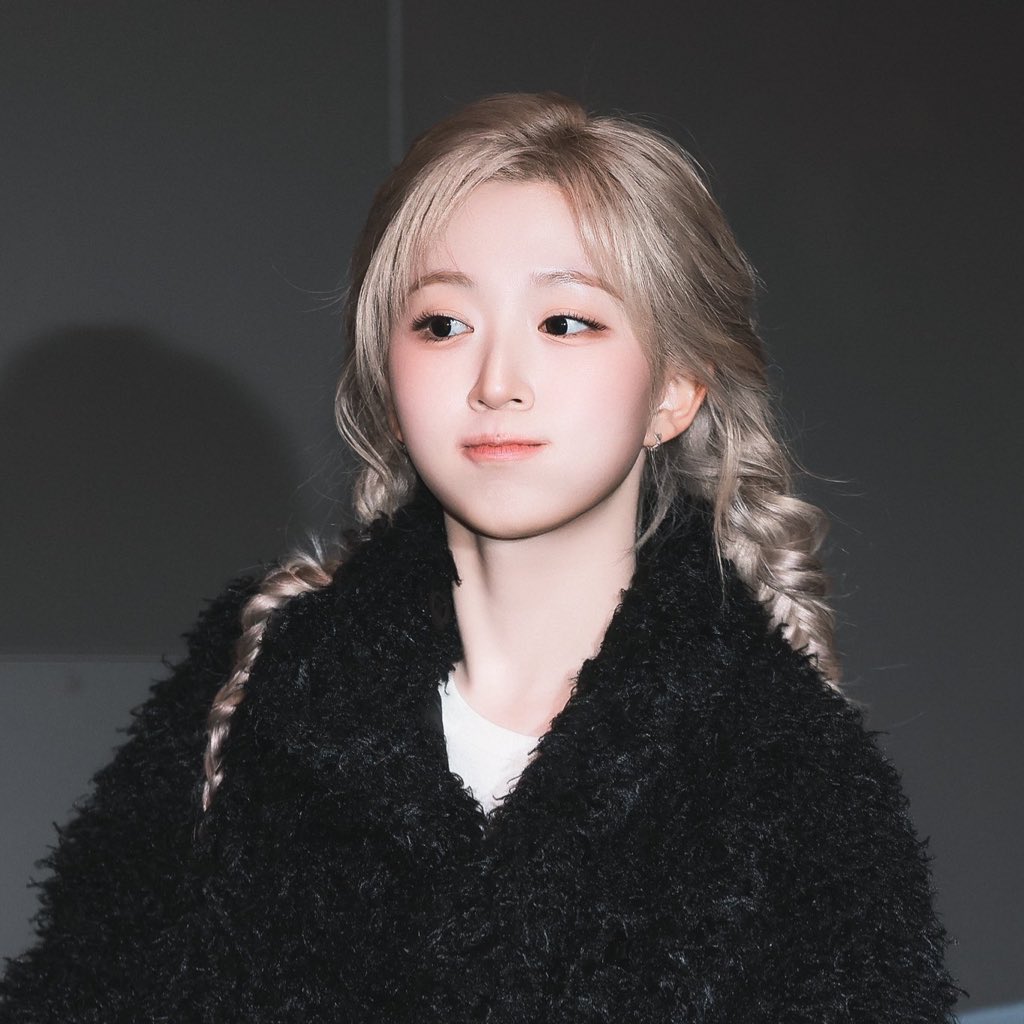 500woni's tweet image. three days apart mind you…