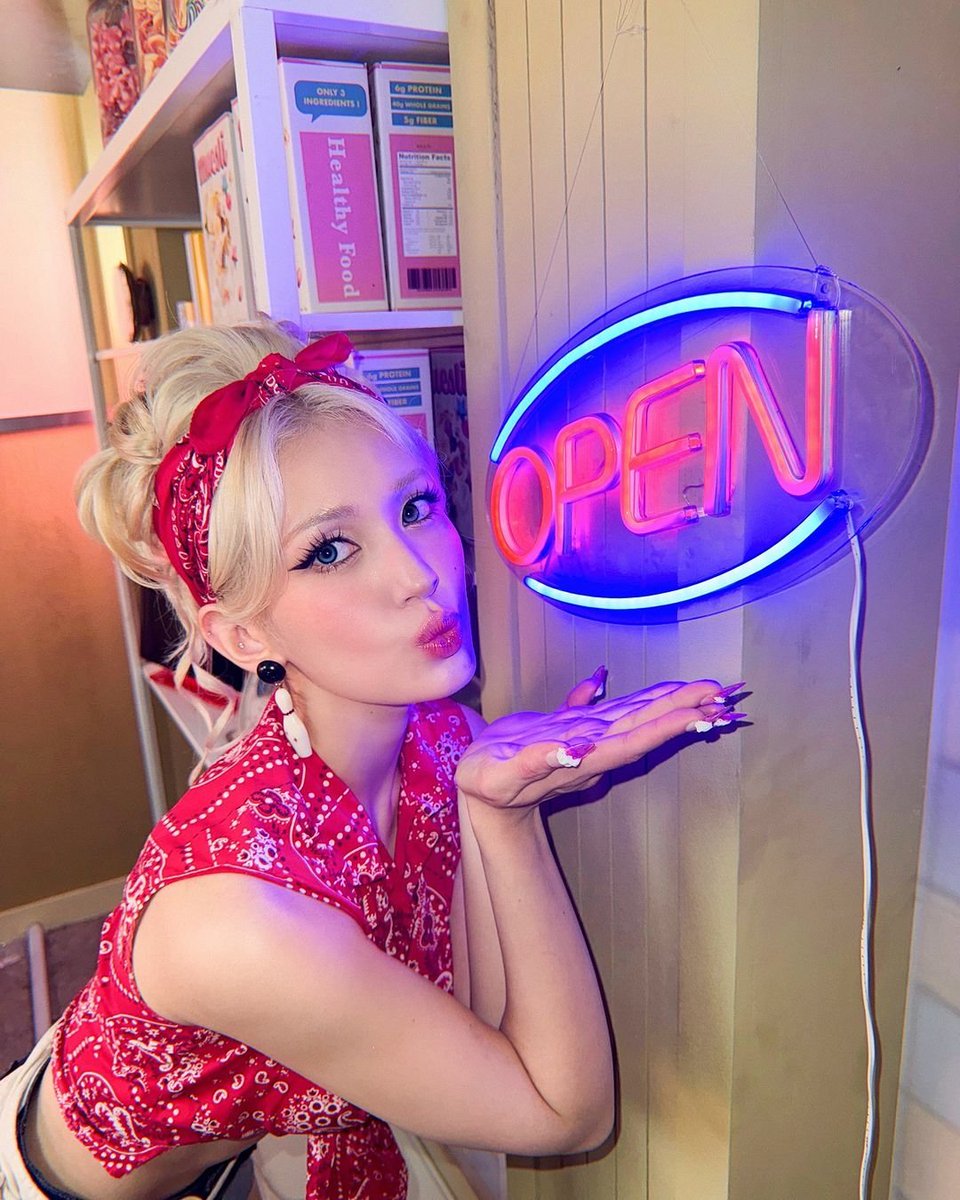 dearwinterkitty's tweet image. Ice Cream Jeon Somi ❤️