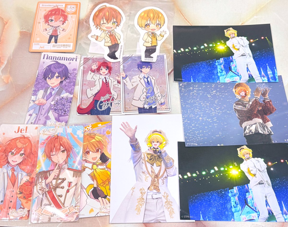 すとぷり カード ブロマイド などが入荷してます。 各100円⭕️