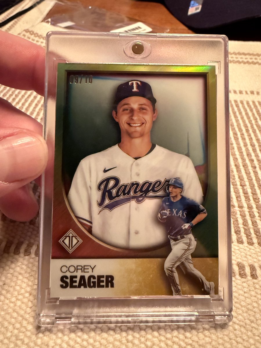 ECCardCo's tweet image. Stopped in @CardVaultTB in Dallas today and came out of there with this 🔥 2023 Topps Tribute Corey Seager /10! @CardPurchaser