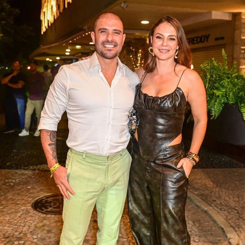 HumorQueCola's tweet image. 🚨 VEJA: Vidente Robério de Ogum, que previu a separação de Ana Castela e Zé Felipe, revela que Paolla Oliveira e Diogo Nogueira vão se reconciliar.