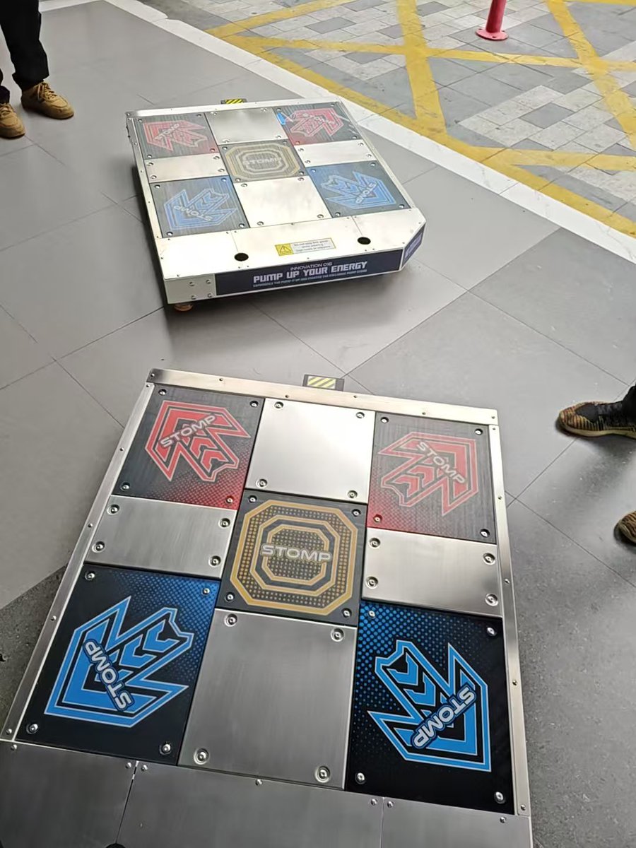 B2L_Borntolead's tweet photo. B2L PIU Replica Pad 🔥
USB connection ⚡
Local China fast unboxing 📦

Built for quick setup and instant play — arcade feel at home.
#PIU #PumpItUp #DancePad #USBController #Unboxing #RhythmGame 🎮💃

(Pump It Up) https://t.co/VUGT53DZAK