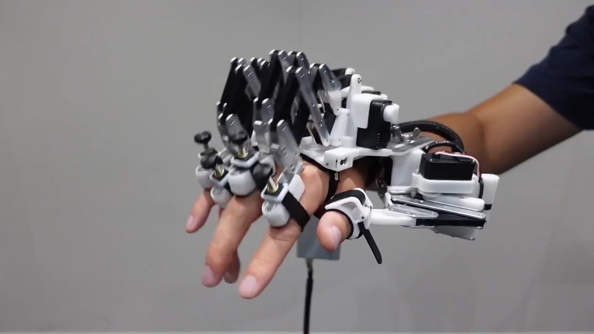Pianist finger-speed exoskeleton demo