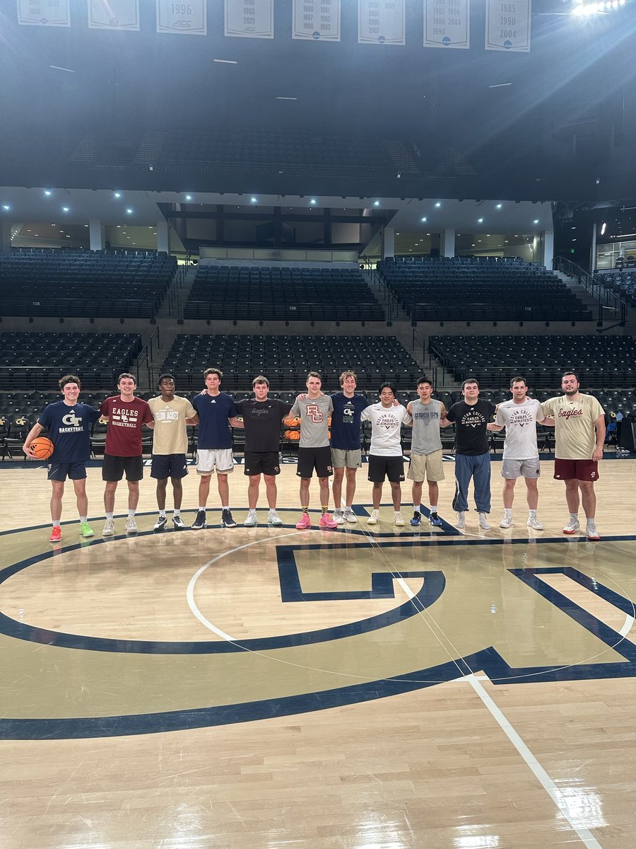 BC Men’s Basketball Managers tweet media