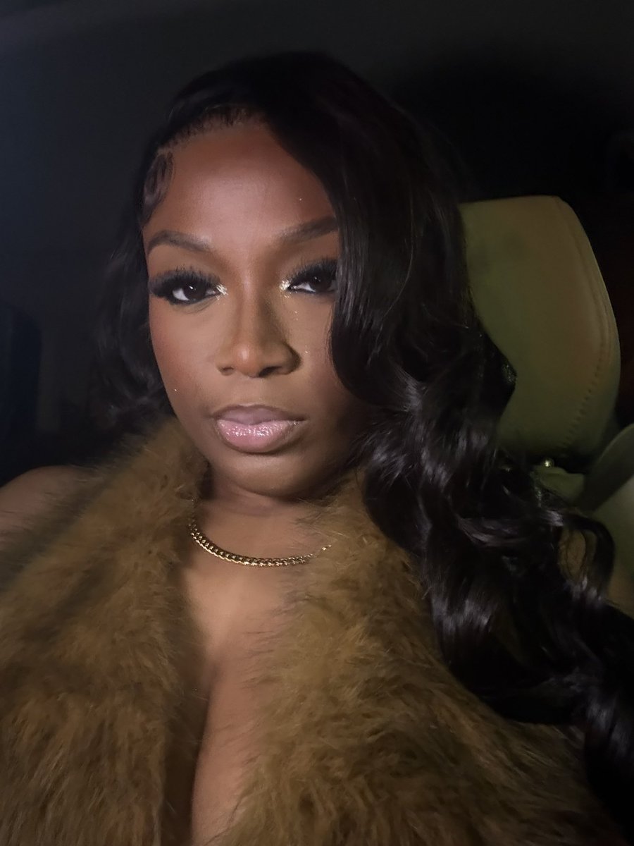 _forevertrishh's tweet image. twenty fineeee🫦⭐️