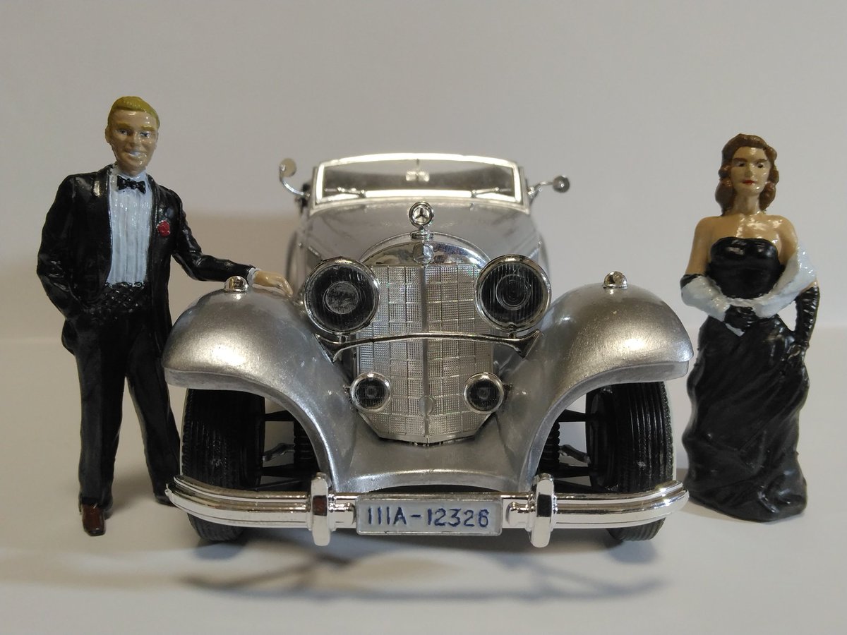 モノグラム/バンダイ1/24「メルセデスベンツ540-K」完成 年跨ぎで製作