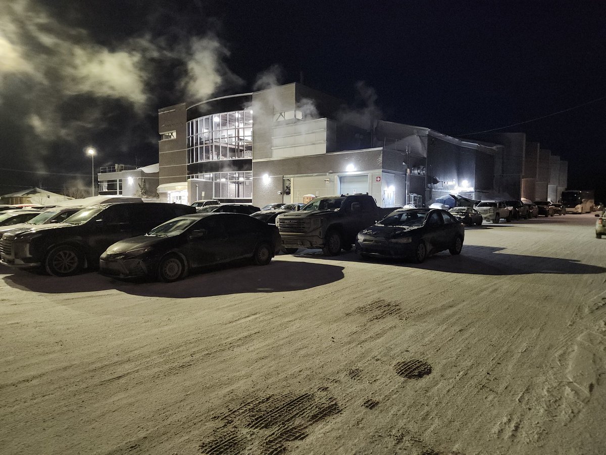 ChickenPoutine's tweet image. Good evening from Jonquiere, where the Marquis are taking on the COOL-FM Saint-Georges in LNAH action