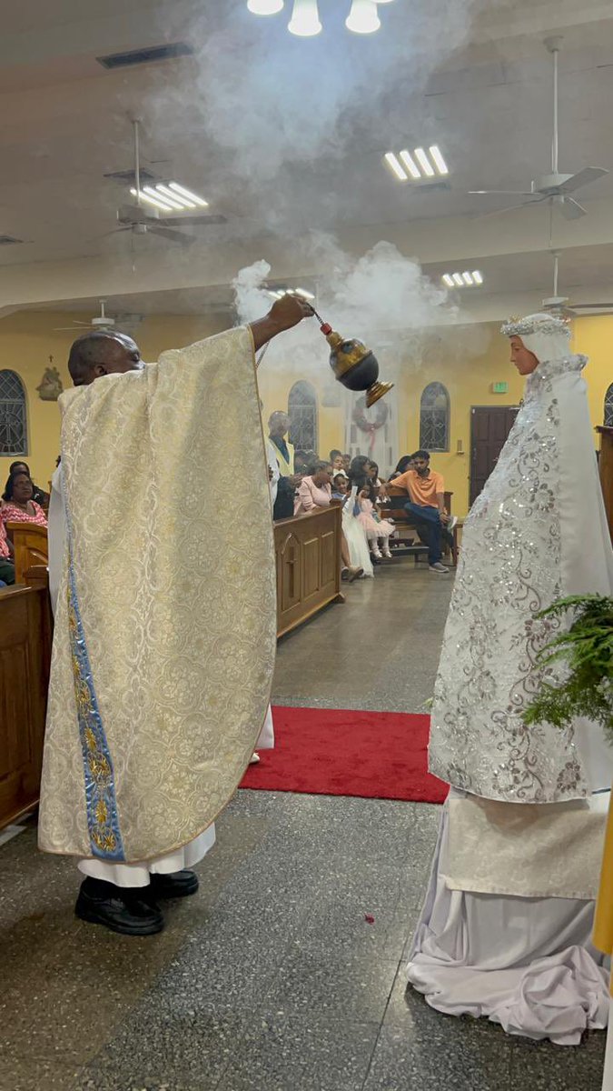 miqutt's tweet photo. Good bye 2️⃣0️⃣2️⃣5️⃣! Welcome 2️⃣0️⃣2️⃣5️⃣! Old Years Mass at MIQU RC Church🛐.
.
📸 Ruston Defretas
.
#miqutt #newyear #2026 #catholiclife #catholictt https://t.co/kulSX9F8bA
