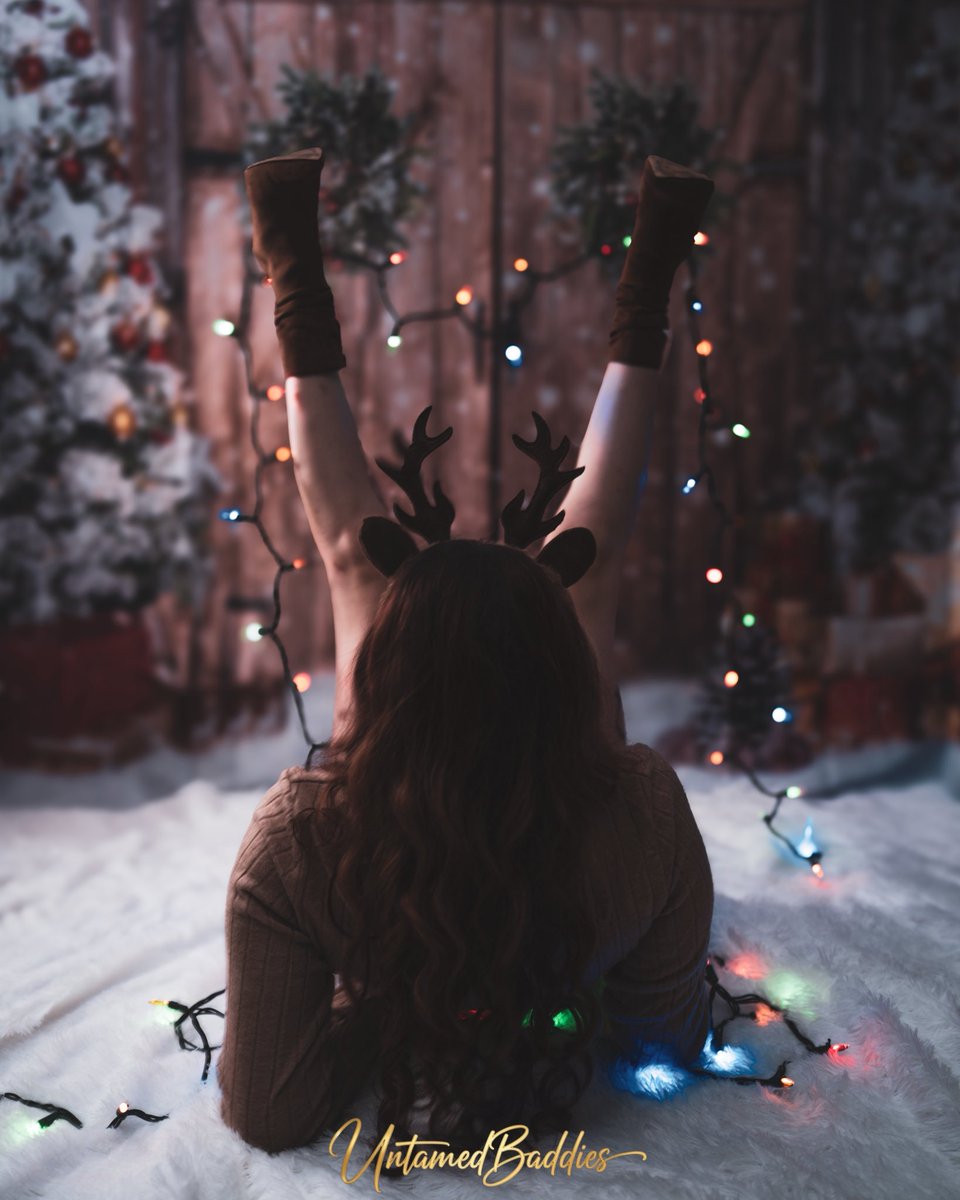 untamedbaddies's tweet photo. Wrapped up in lights and bad ideas ✨😈
#NSFWCreators
#ContentCreators
#CreatorCommunity
#SpicyCreators
#VisualArtists
#CreativeShoot https://t.co/skKxQBqC9o