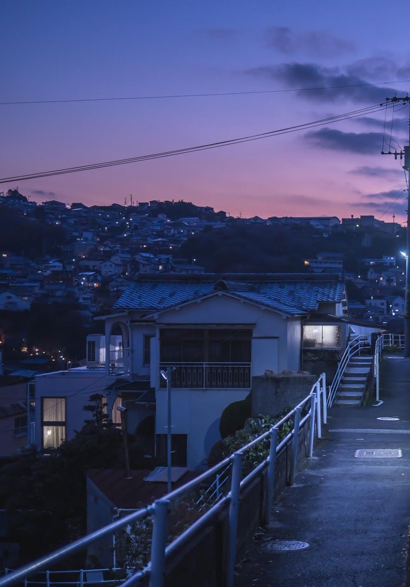 _Vict_'s tweet image. 3894円の本買った
迷ったけどいい買い物 🤳