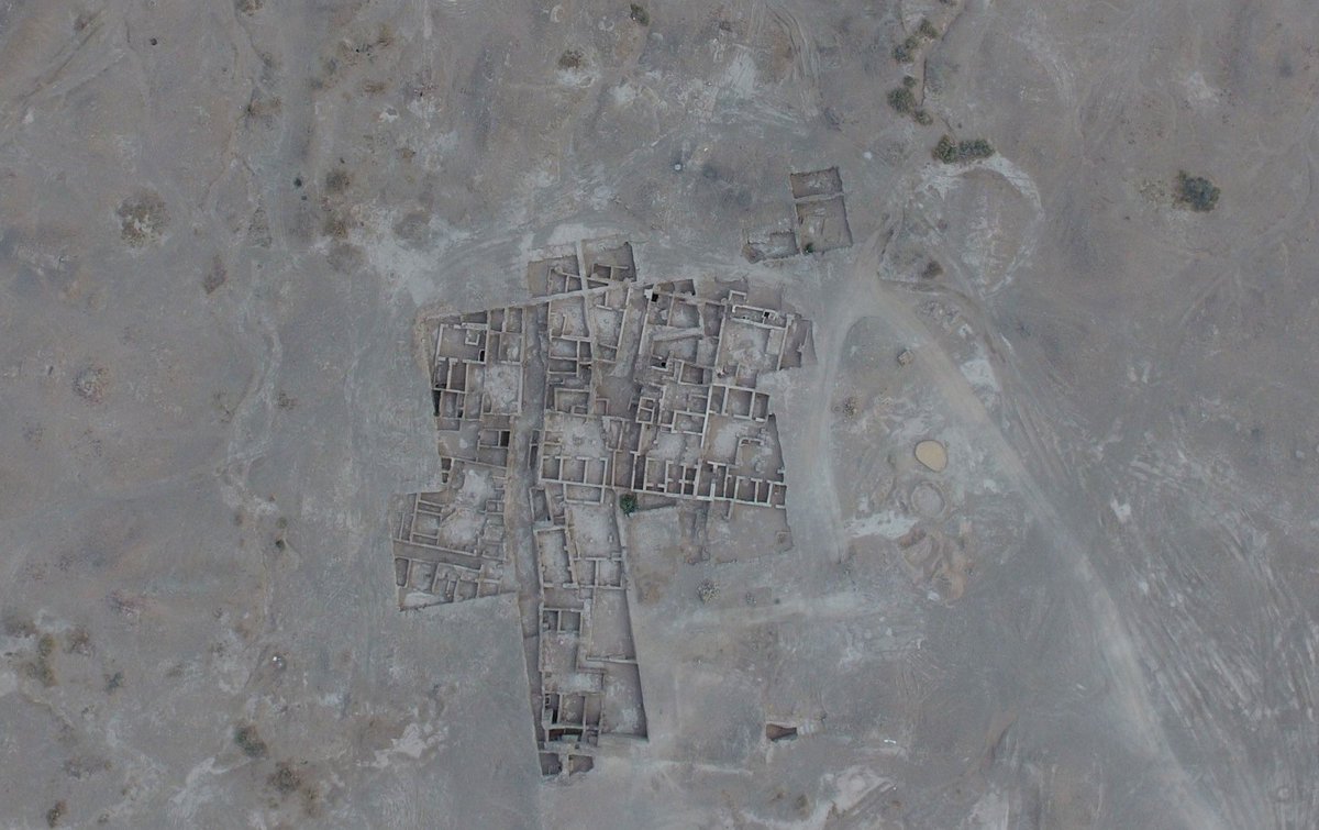 KSAciviliz3's tweet image. #قرية_المابيات: قرية عربية عمرها 1000 عام على طريق الحج 🇸🇦

📍 الموقع والتاريخ
تقع قرية المابيات الأثرية (القرح) جنوب العلا في منطقة المدينة المنورة، وكانت مستوطنة عربية مزدهرة بين القرن 2هـ - 6هـ / 7م - 12م، مما يجعلها من أقدم المدن العربية الإسلامية المكتشفة في الجزيرة العربية.…