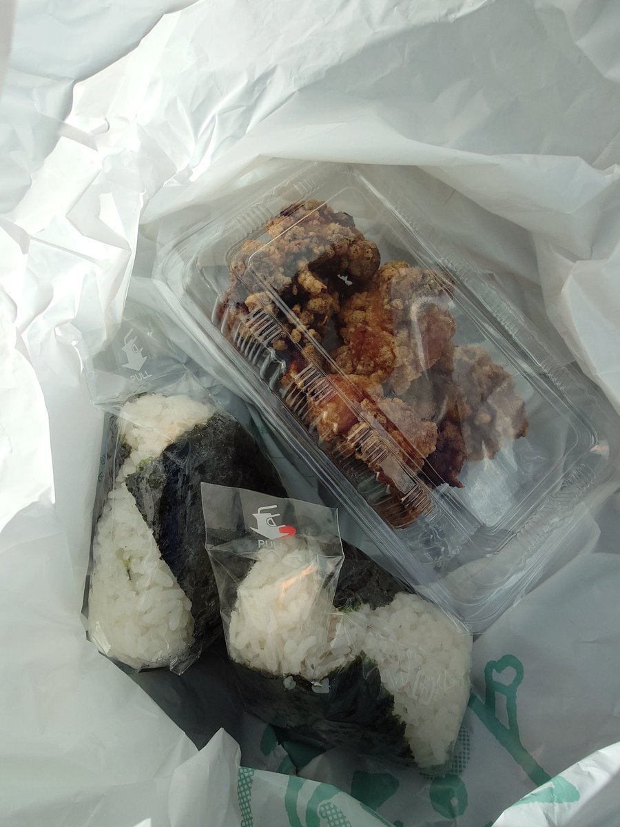 山賊焼きとおにぎりは、下諏訪駅前のすわむすびさんで買いました 