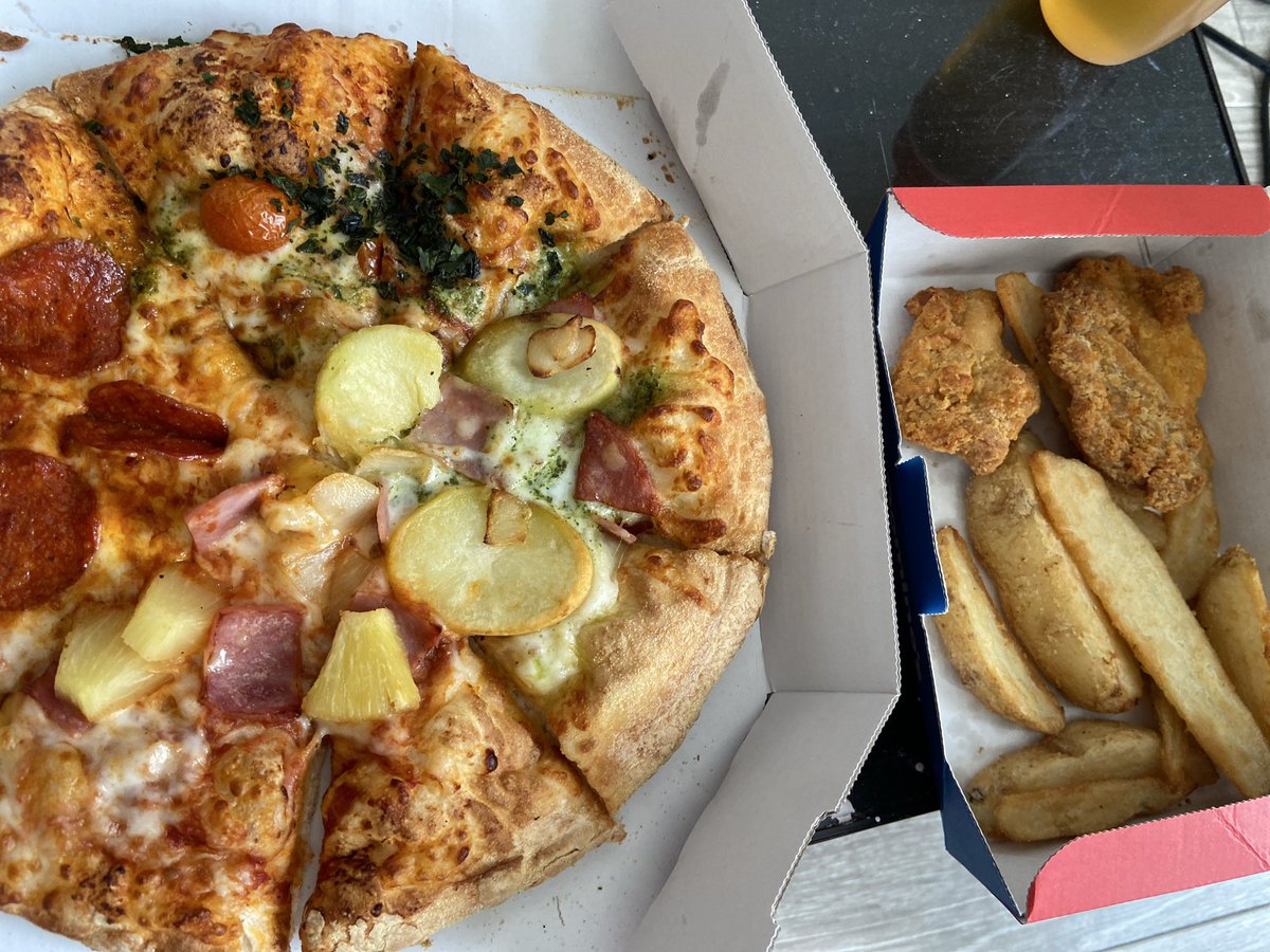 おぴざページ 昨日寝正月してたから 今日は規則正しく掃除したり動き出した おせち