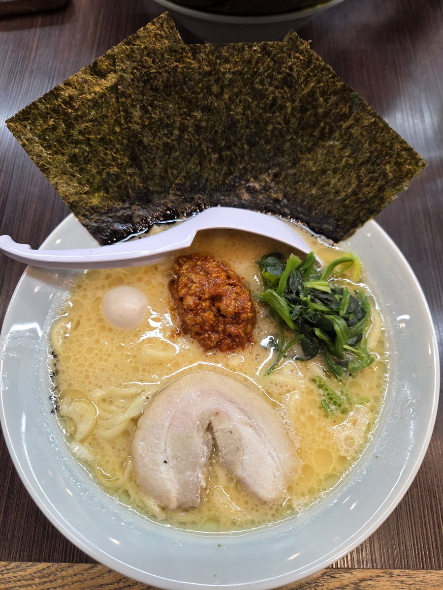 Jack5409271's tweet image. 〆🍜してしまった😂
辛肉とスープでライス🍚が3杯ススンでしまった😂