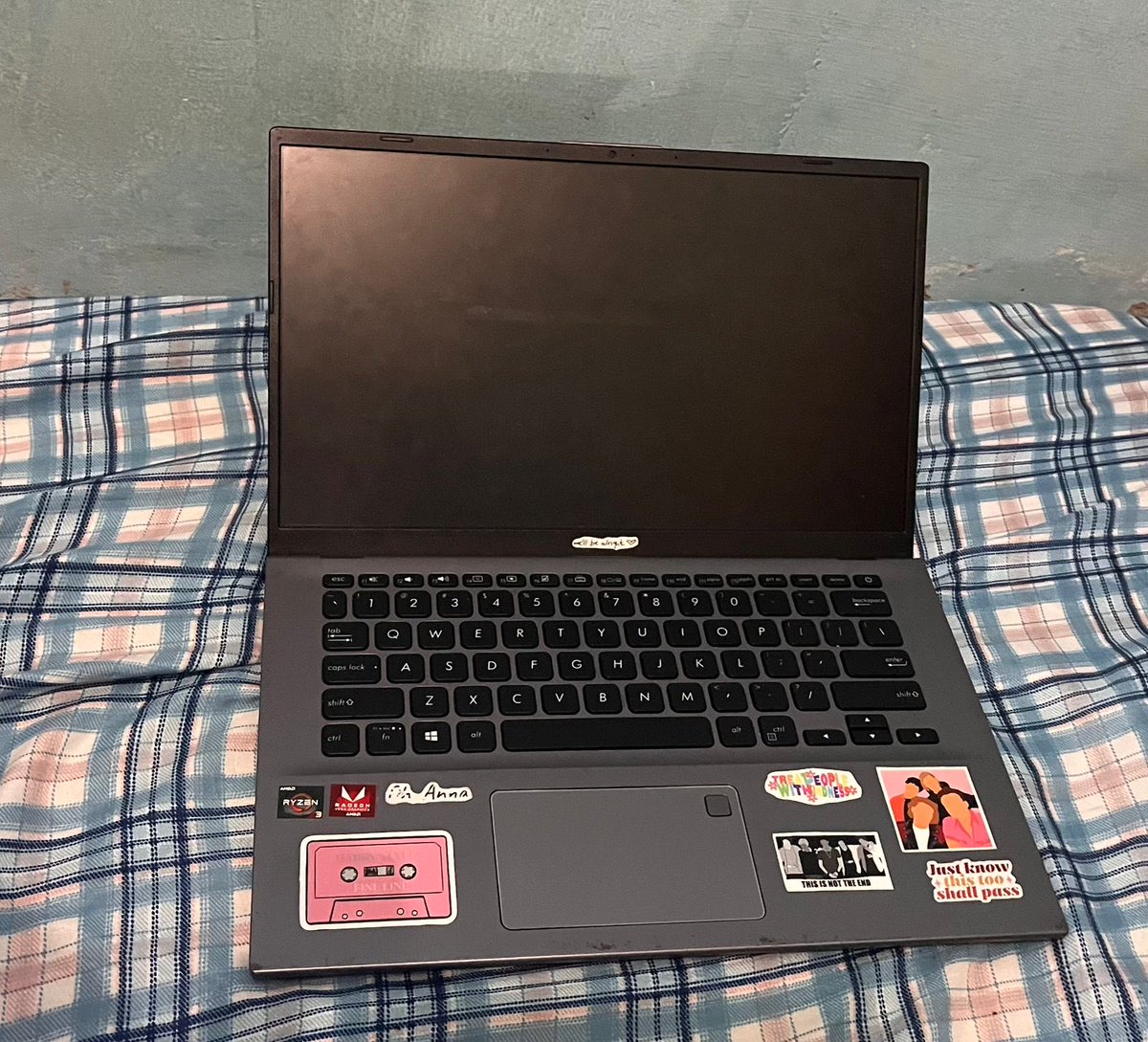 cokellate's tweet image. wts laptop Asus Vivobook X412DA A412DA
* Processor AMD Ryzen 3
* RAM 4 gb
* SSD 512 gb
* 13 inc
Kalau mau tanya langsung dm
#wtb #wts #laptop #zoanuang jual beli elektronik zonabu