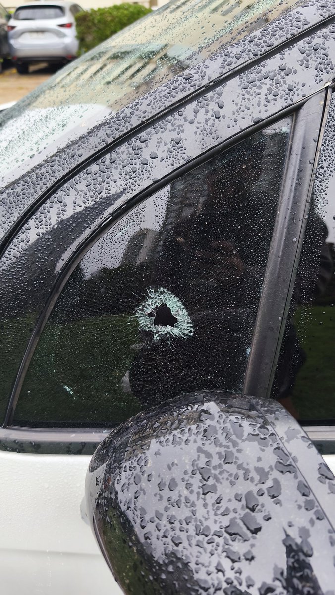 #Concón costas de Montemar, desde el 31, todas las noches intentan robar autos, ayer "me salvé", me reventaron el vidrio, pero una cuadra más allá robaron una camioneta ssangyong, ¿qué pasa <a href="/municoncon/">municoncon</a> <a href="/ZonaCarabValpo/">Carabineros Región de Valparaíso</a>? <a href="/CEValparaiso/">Com.Emergencias.Valp</a>