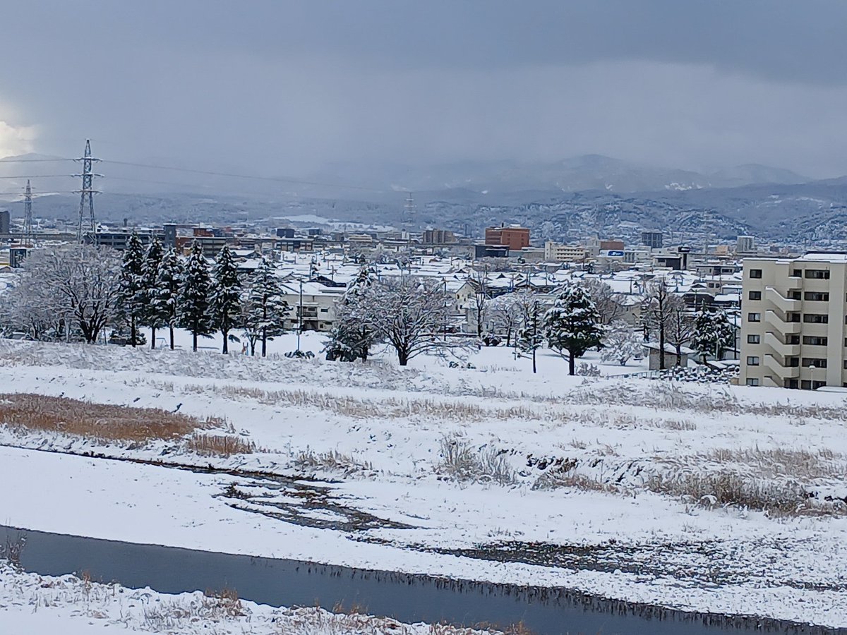 マジで金沢雪エグすぎ！❄️3日連続で自宅に監禁状態とかガチで詰んでるんだけどw
虚無！⛄️