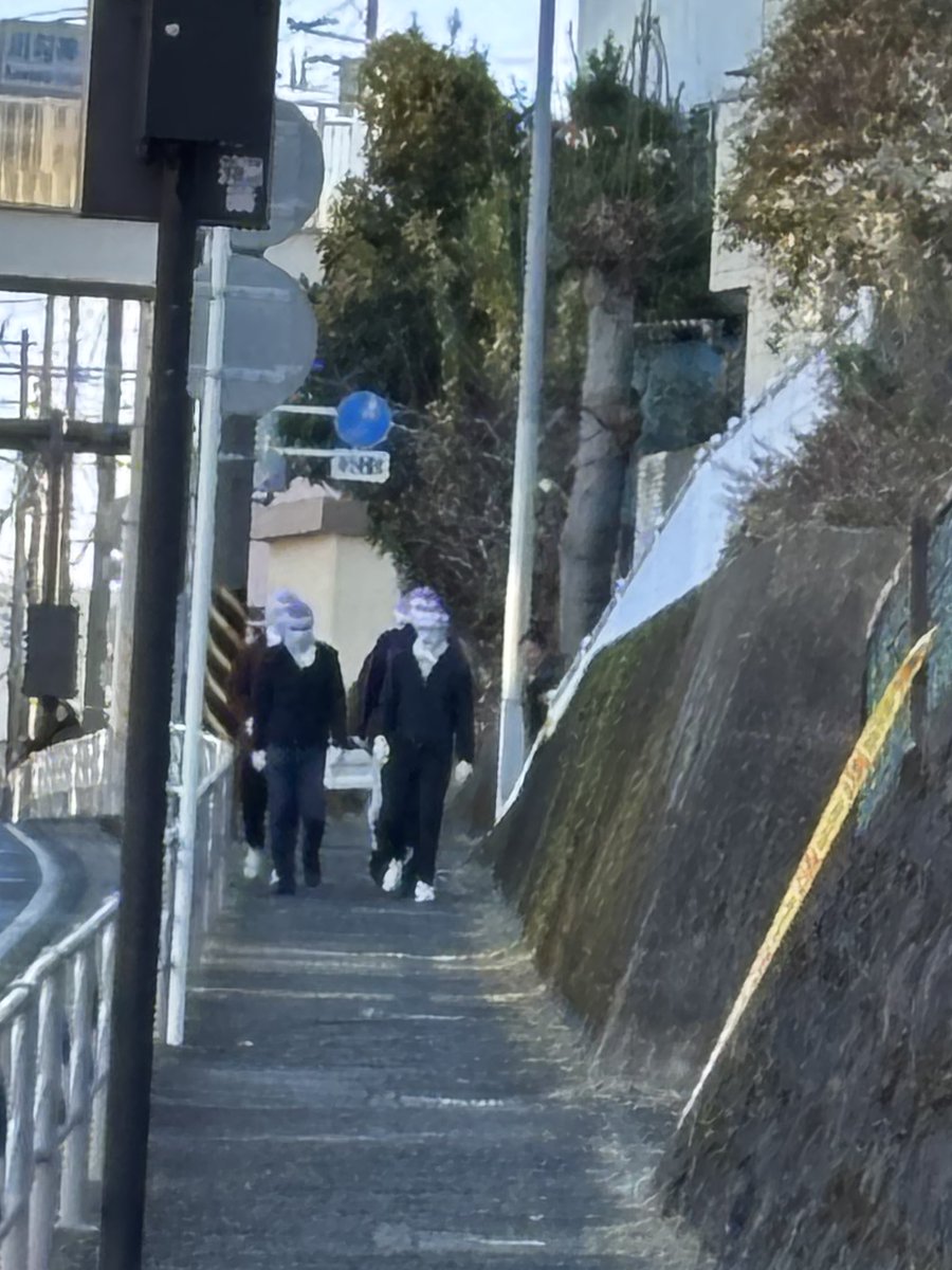 xxPinkieSweetxx's tweet photo. フリーザ様の出勤と退勤

#箱根駅伝2026 
#フリーザ軍団 https://t.co/mnHpeuLM1P