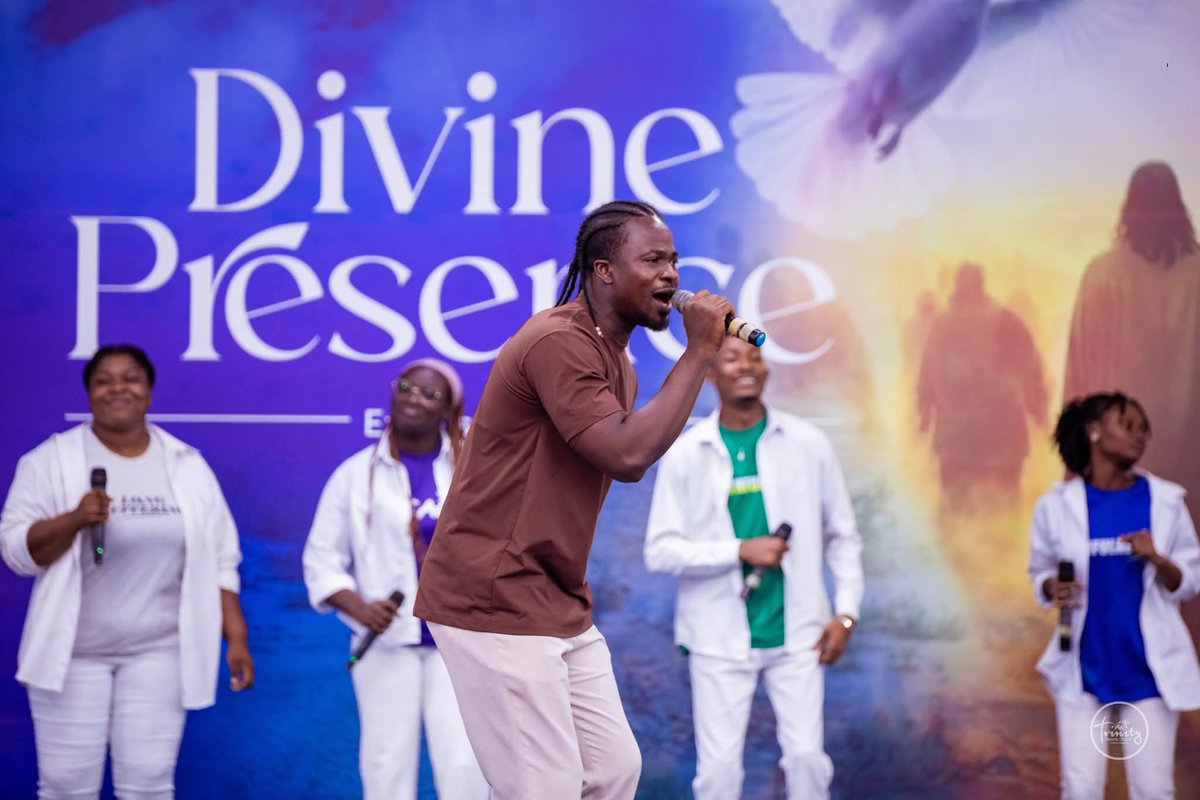 TBC_Ghana's tweet photo. Fruit of the Spirit delivery an atmosphere of praise and gratitude.
#tbcoasishouse #31stnight https://t.co/Rx74x8QBAz