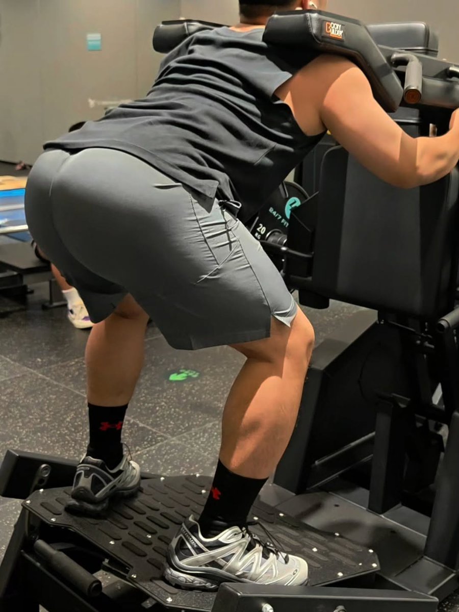 _ninapemberton's tweet image. 冬が来て、運動神経も冬眠しちゃったねw  
今日からトレーニング再開します！💪