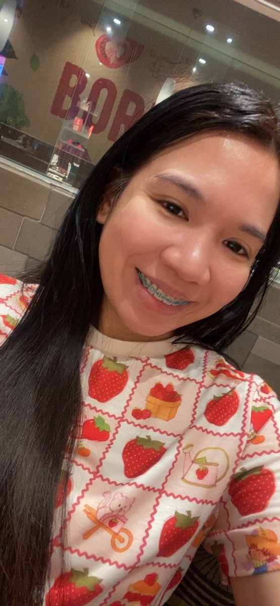 Honouriecious's tweet photo. - About Last Fridate Dinner 🙂 First bonding in this 2026 🎉 #KennyRoasters 🥰 https://t.co/SmsgUQNLCC