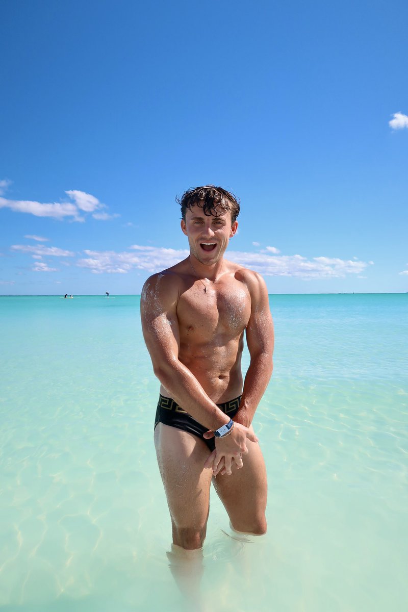 colman_feighan's tweet photo. repost if you’ve liked the speedo, like if I should go back to board shorts https://t.co/NO5eLblkZt