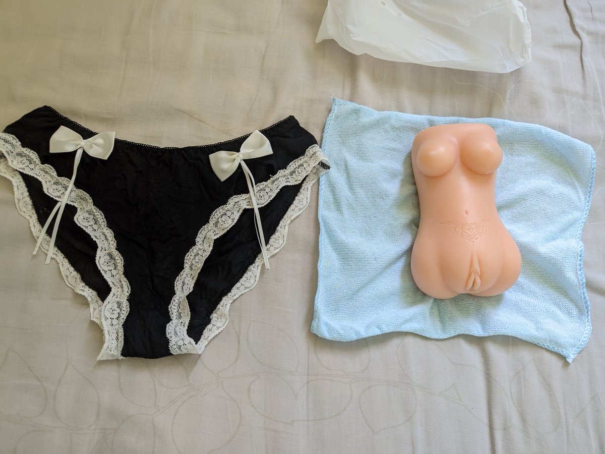 福利姬凉分享的黄推图片2 - 网红私拍内容