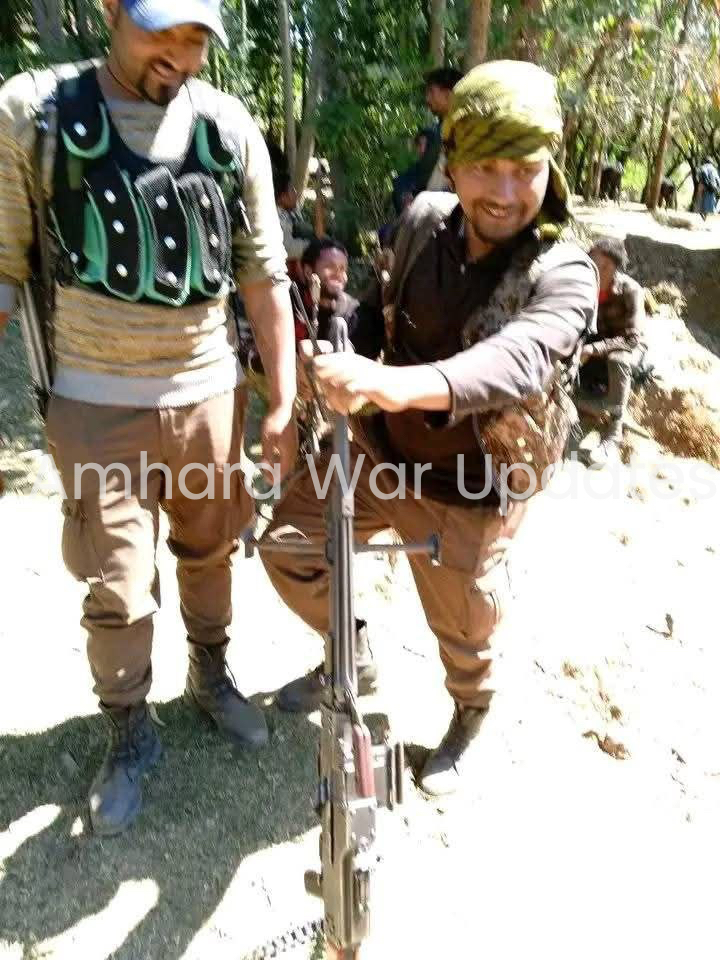 AmharaWarUpdate's tweet image. ⚡️Significant regime losses and major weapons seizures were reported on January 2nd after Fano forces launched a preemptive strike in Dangule Kebele during a 12-hour battle near Rebu-Gebeya town in Sinan Woreda (📍East Gojjam Zone, Amhara Region, Ethiopia).

#Amhara_War_Updates