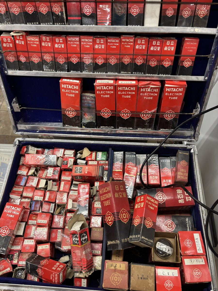 真空管　ナショナル　日立　三菱等 某お店にあった真空管…日立と三菱と… ナショナル！！！ それにしても