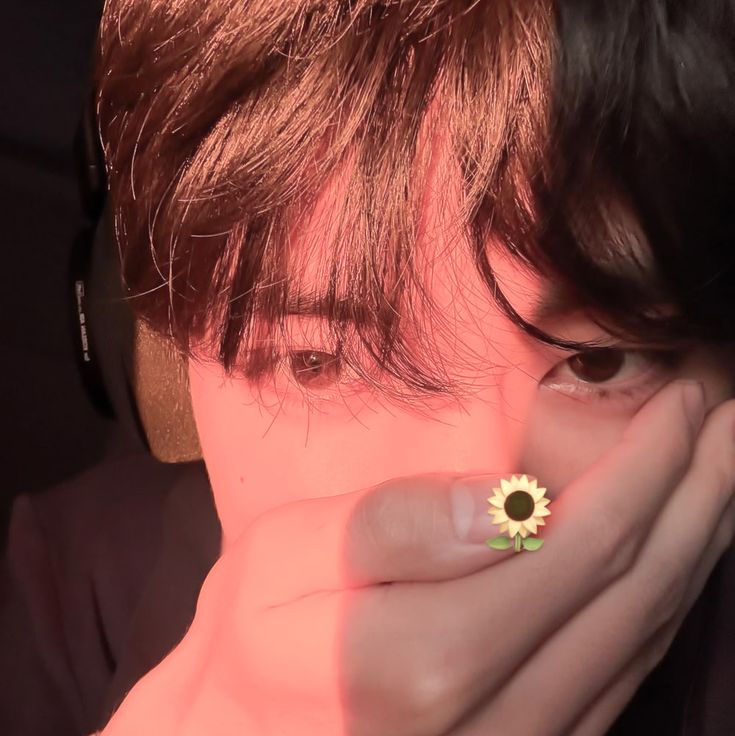 dearwintbear's tweet photo. HOLAA, vuelvo después de muchos años inactiva a #armytwt #btstwt! busco mutuals que interactúen harto (preferentemente old army)

✦  20  *  she/ella  *  🇨🇱
✧  army desde 2016
✦  también soy nswer y me gustan las foquitas y chiikawa 🌟

¡¡ like o rt para ser mutis !! https://t.co/HejCvewyOT