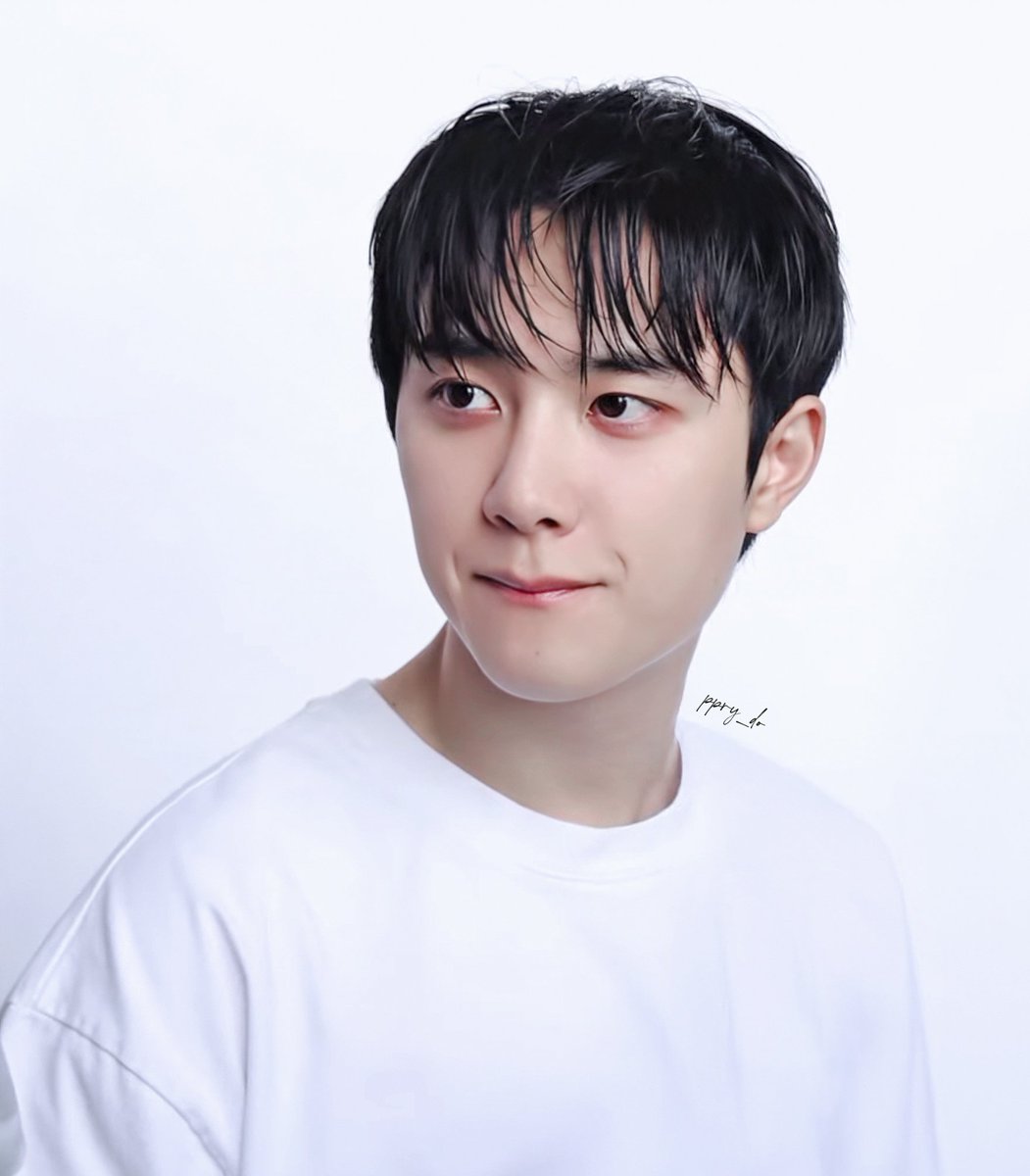 ppry_do's tweet image. 젖은머리 + 흰티 + 붉은 눈과 입술 + 별박힌 눈동자 + 까시 = 극락🫠

#도경수 #DOHKYUNGSOO